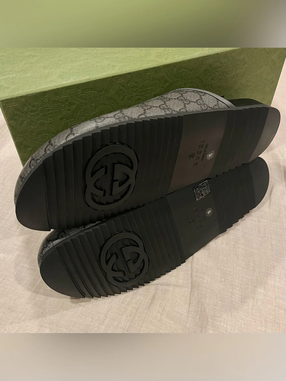 Gucci supreme gg